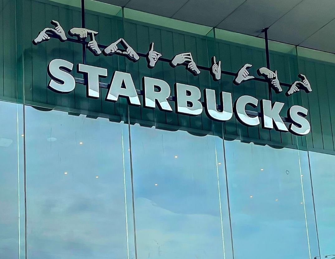 Starbucks Buka Gerai Bahasa Isyarat Pertama Di Indonesia