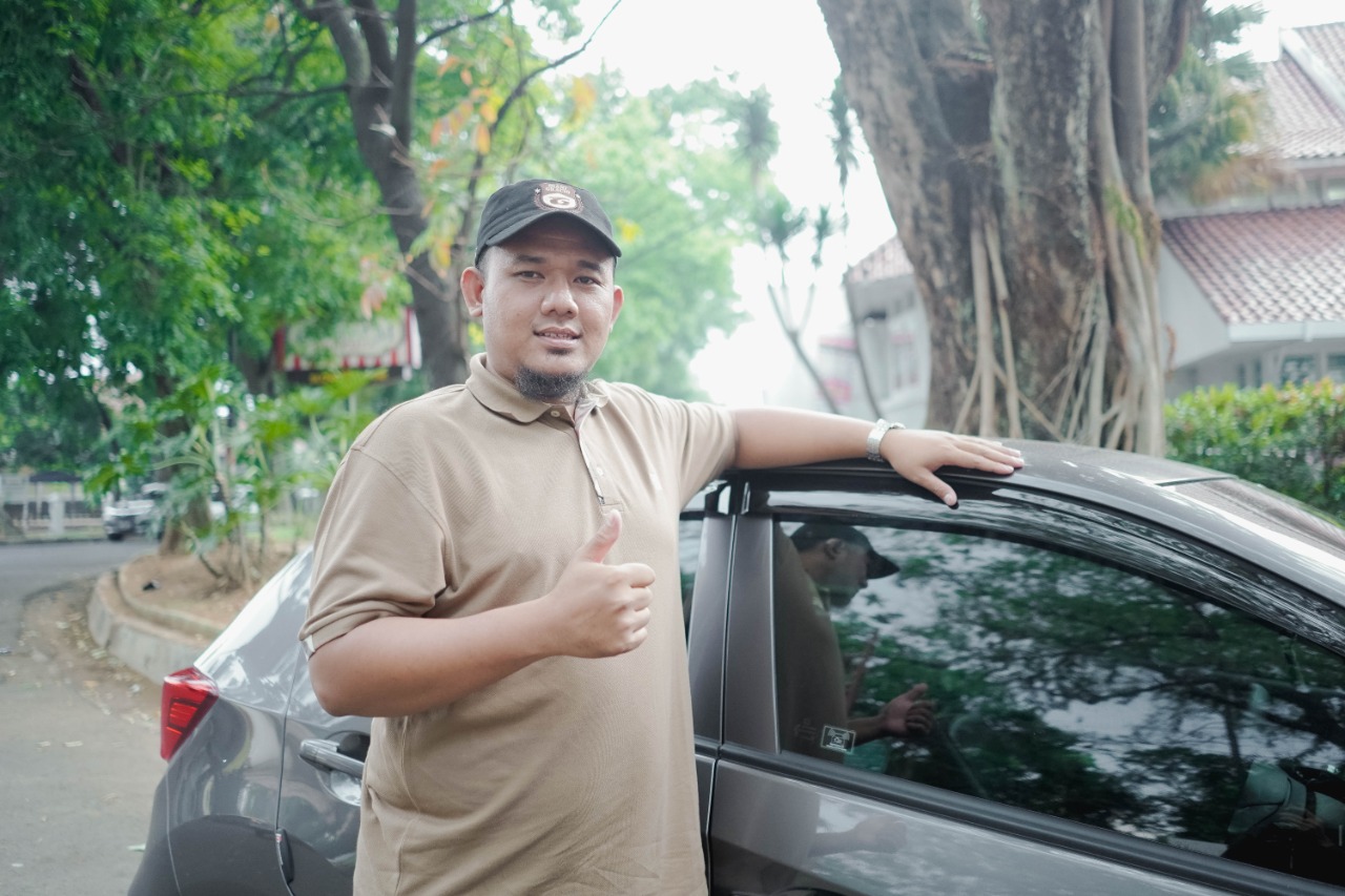 Fajar Shiddiq, Pengemudi Tuli Taksi Online yang Bermimpi Punya Kedai Kopi