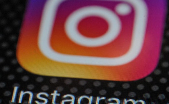 Wow, Mode Gelap Instagram Hadir di iPhone