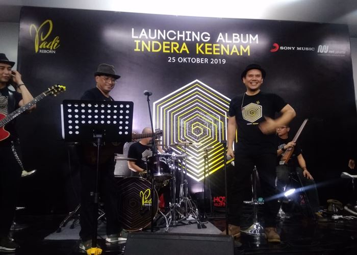 Ngeband Bareng Padi Reborn di Stasiun MRT, Menhub Budi Karya Janji Bangun MRT 200 KM