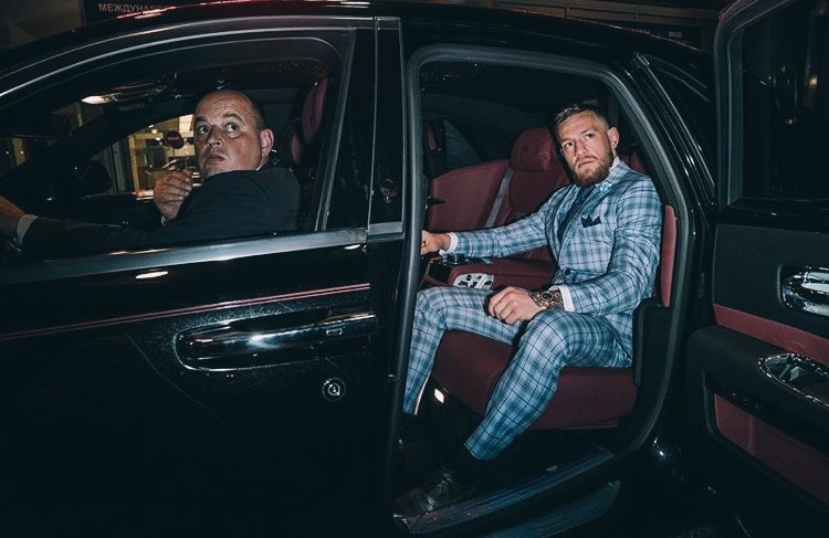 Berpenampilan Layaknya Mafia Rusia, Ini Tampilan McGregor di Final World Cup 2018