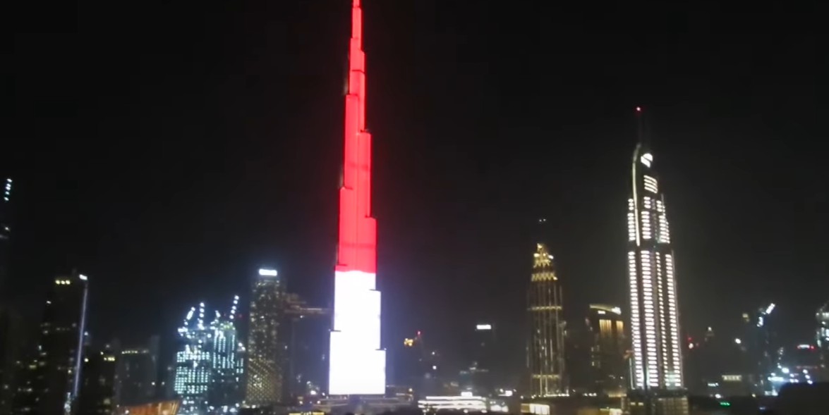 Wow! Rayakan HUT RI ke-74, Burj Khalifa Pancarkan Warna Merah Putih