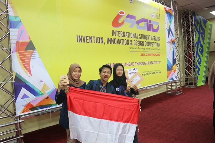 Ciptakan Crowdfunding dan Jasa Pengolah Sisa Makanan, Mahasiswa UB Sabet Emas di Malaysia