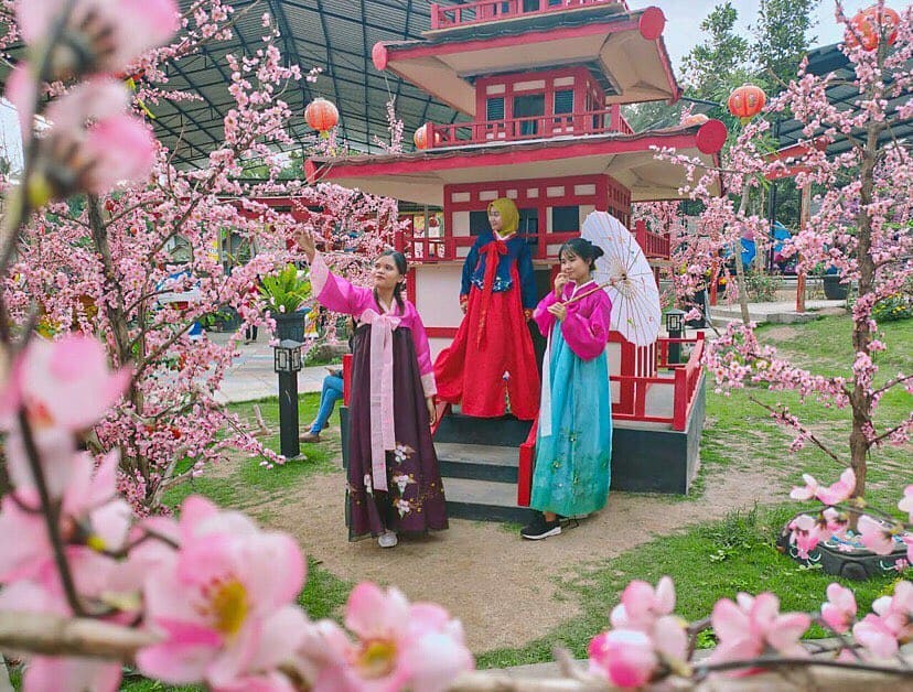  Menikmati Suasana Khas Negeri Sakura di Blitar Hanya dengan Rp 10 Ribu Saja