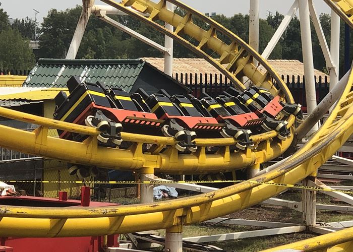 Rollercoaster di Meksiko Tergelincir, 2 Orang Tewas