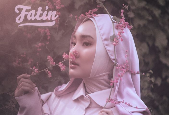 Rilis Singel Terbaru 'Hanya Mimpi', Fatin Kolaborasi dengan Mikha Angelo