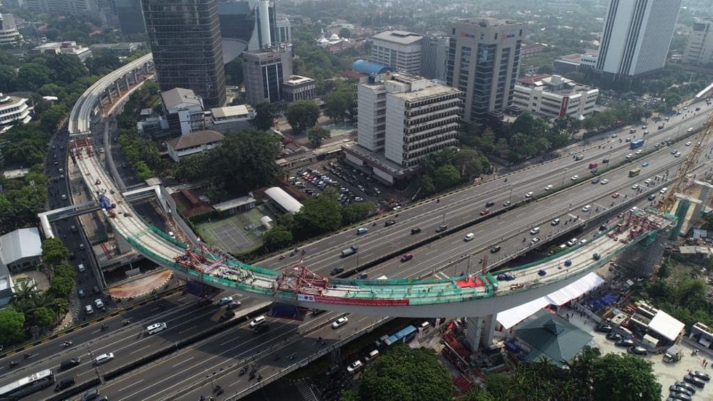 Wow! Jembatan Lengkung LRT Jabodetabek Raih 2 Penghargaan MURI
