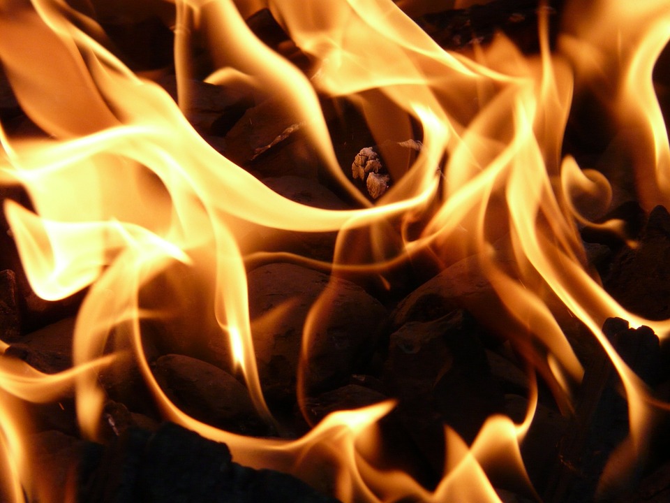 5 Rumah di Bandung Terbakar karena Kompor, Begini Cara Padamkan Api di Rumah
