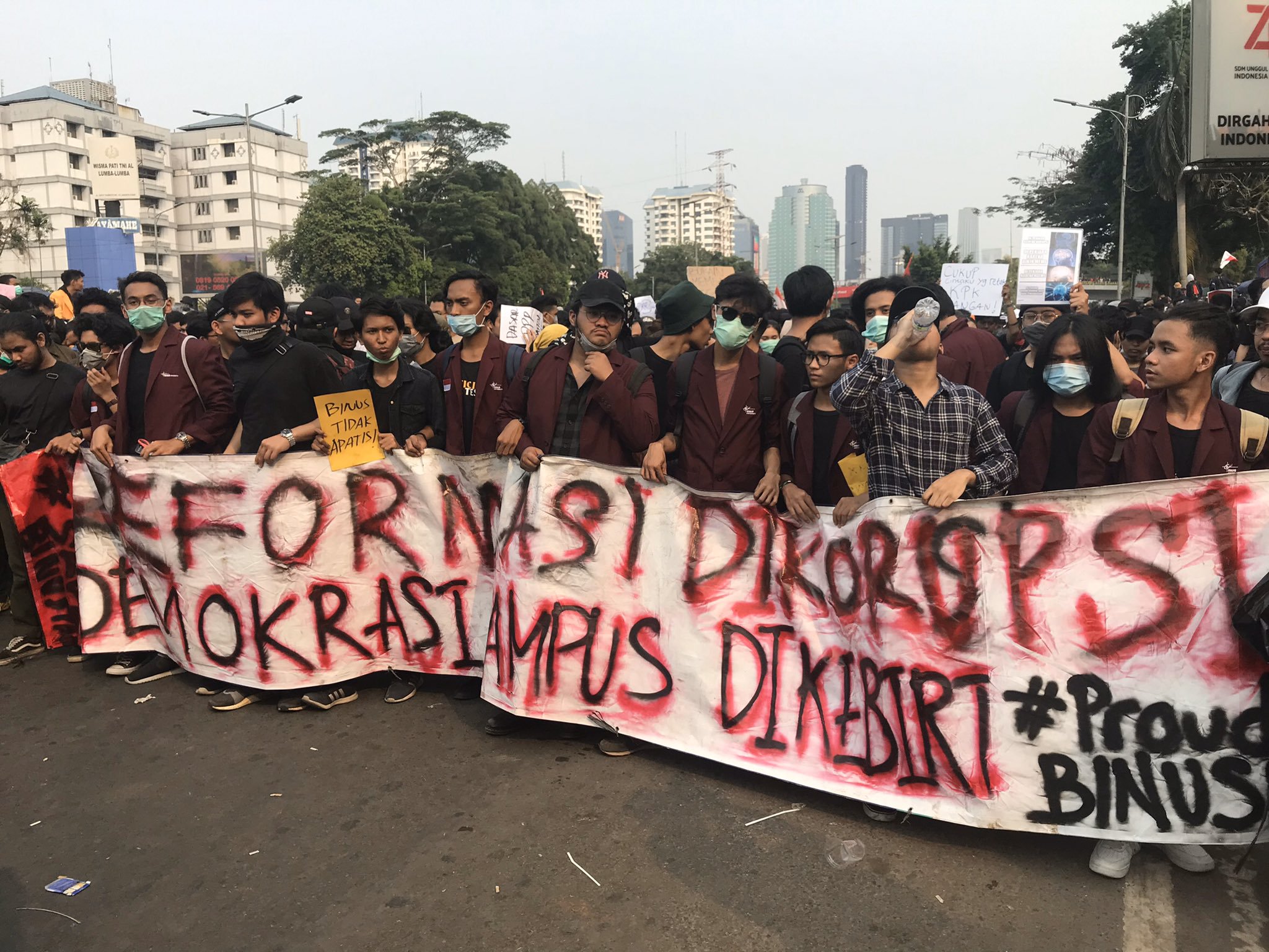 Binus Jadi Trending Topic, Mahasiswa Demo Akan di Drop Out