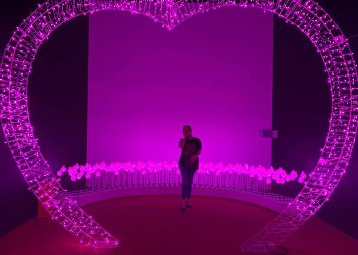 Saingi Jepang, Wahana ‘Milenial Glow Garden' dengan Hi-Tech Hologram Kini Ada di Kota Batu