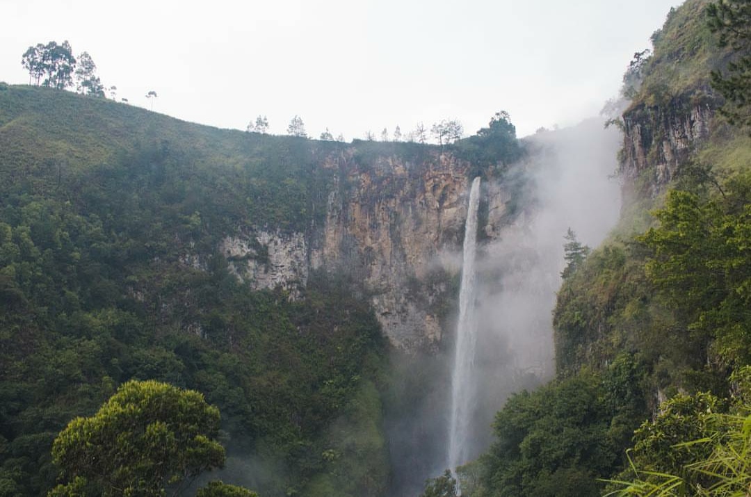 3 Destinasi Air Terjun Sumatera Utara, Ada yang Tertinggi di Indonesia