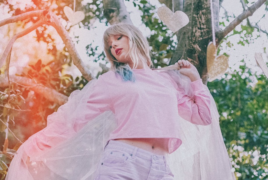 Intip, Yuk! Tracklist Album Terbaru Taylor Swift Bertajuk "Lover"