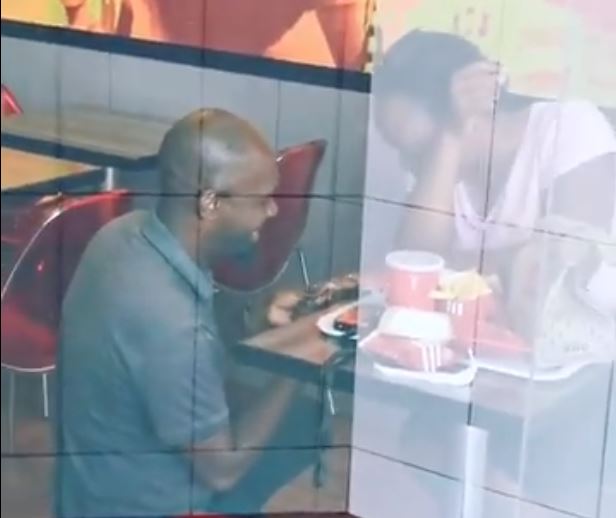 Lamaran di KFC, Pasangan Ini Malah Banjir Hadiah untuk Pernikahan