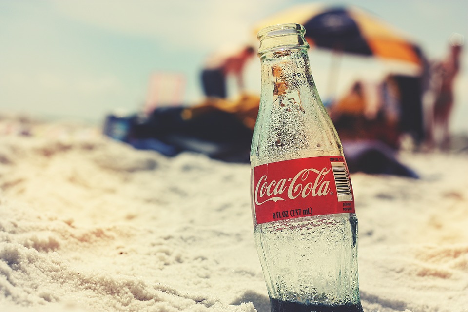 Coca-Cola Daur Ulang Limbah Plastik Lautan Jadi Botol Kemasan