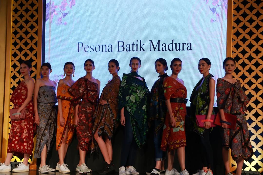 Peringati Hari Batik, Mall Kelapa Gading Angkat Eksotika Batik Madura ke Pameran