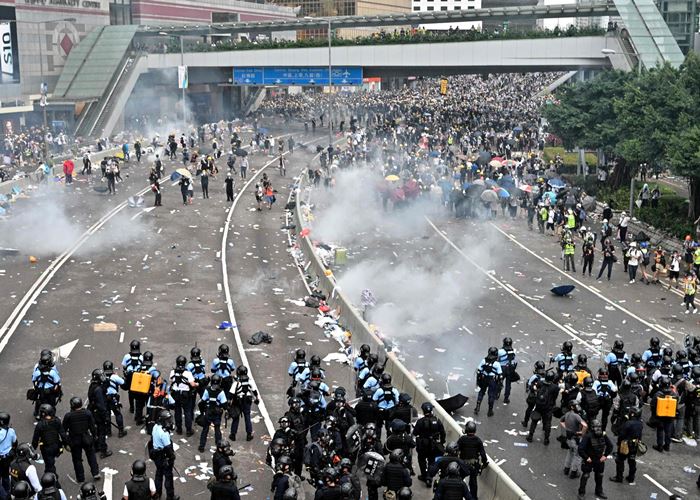 China Siap Padamkan Protes Hong Kong, Carrie Lam Yakin Temukan Solusinya