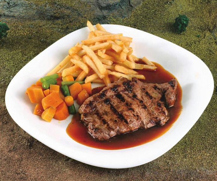 Mau Makan Steak Enak Pas Liburan ke Bandung? Ini 5 Rekomendasinya