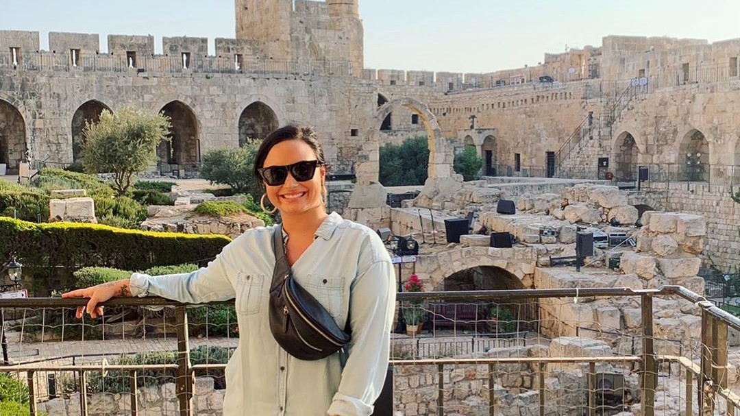 Pergi Liburan ke Israel, Demi Lovato Justru Tuai Kritikan Pedas