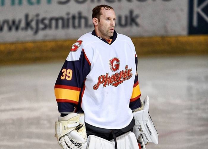 Petr Cech, dari Lapangan Hijau ke Lapangan Hoki Es