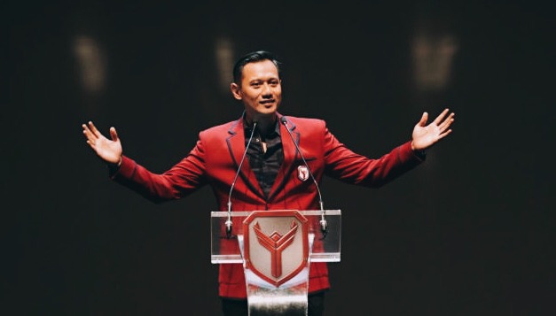 Politisi Muda yang Berani Mengkritik dan Siap Dikritik