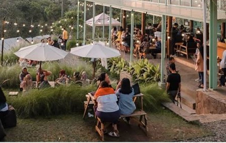Melepas Penat di Bandung? Nongkrong Aja di 5 Kafe Instagramable Ini!