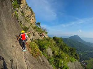 AKBP Andy Terjatuh Saat Mendaki, Seperti Apa Jalur Pendakian Gunung Parang Purwakarta? 