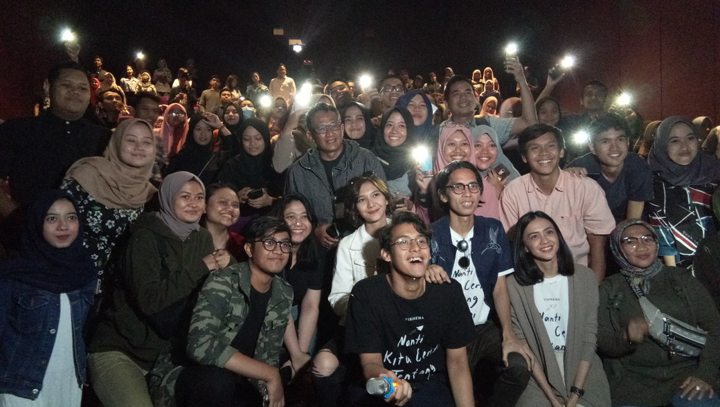 Pecah! Ratusan Penonton Ramaikan Gala Premiere NKCTHI di Surabaya