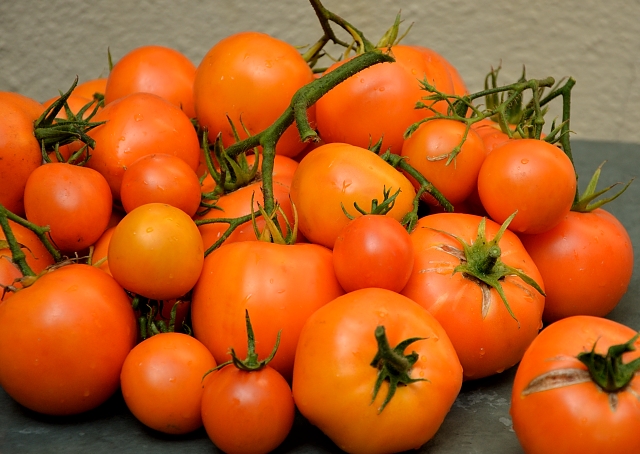6 Manfaat Tersembunyi Masker Tomat untuk Wajah, Khasiatnya Ajaib!