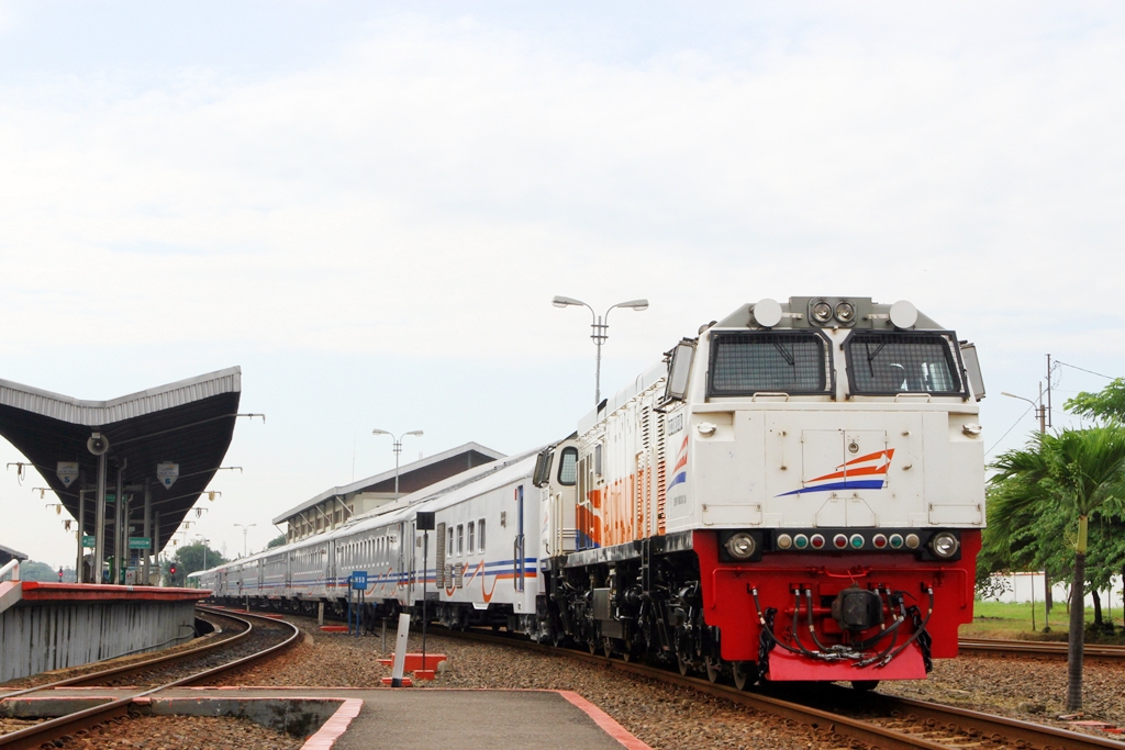 Keberangkatan 6 KA Jarak Jauh dari Stasiun Gambir Dialihkan ke Jatinegara