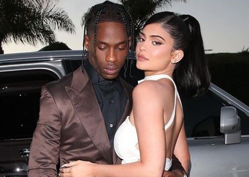 Kylie Jenner dan Travis Scott Dikabarkan Putus, Gimana Nasib Stormi?