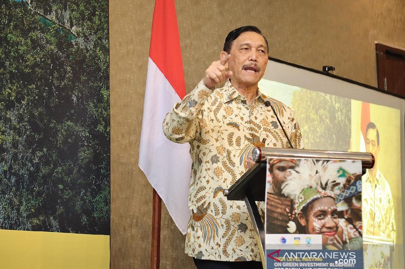 Menteri Luhut Sebut COVID-19 Tak Kuat Hidup di Indonesia