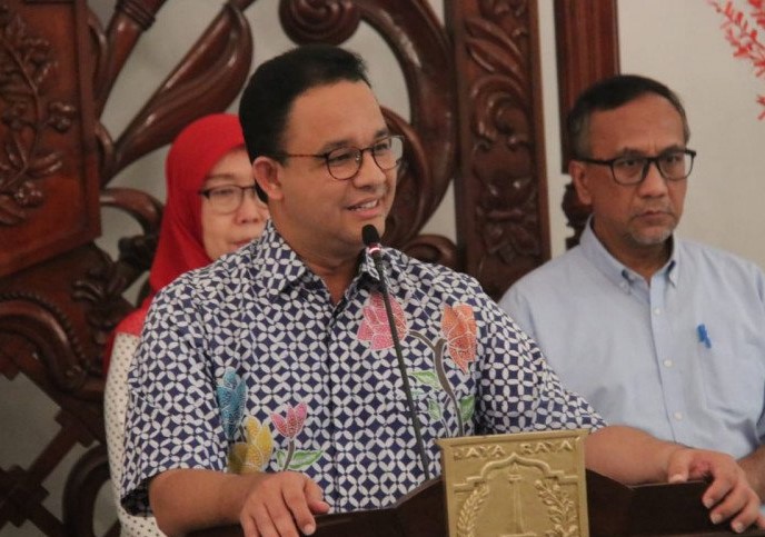 Belum Pikirkan "Lockdown", Anies Minta Warga Jakarta Lakukan Social Distancing