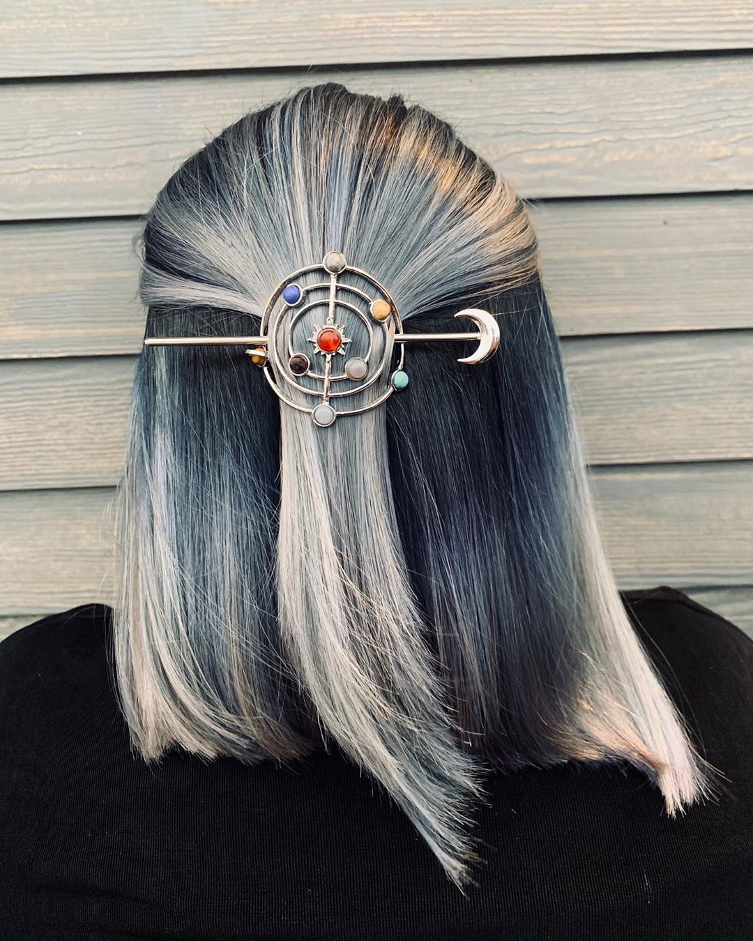 1584611439-aksesoris,-instagram-gerilynghaisarzadeh.jpg