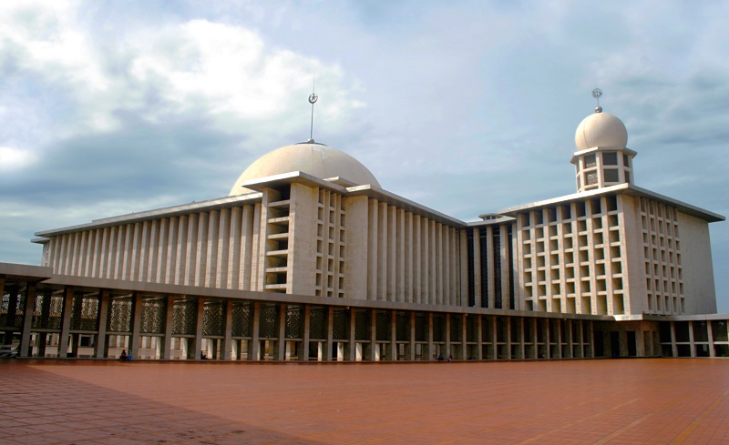Masjid Istiqlal Tiadakan Salat Jumat dan Ibadah Bersama Selama Dua Pekan