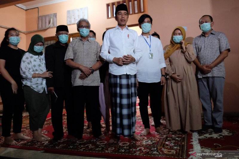 Ibunda Meninggal, Jokowi: Ibu Empat Tahun Sakit Kanker
