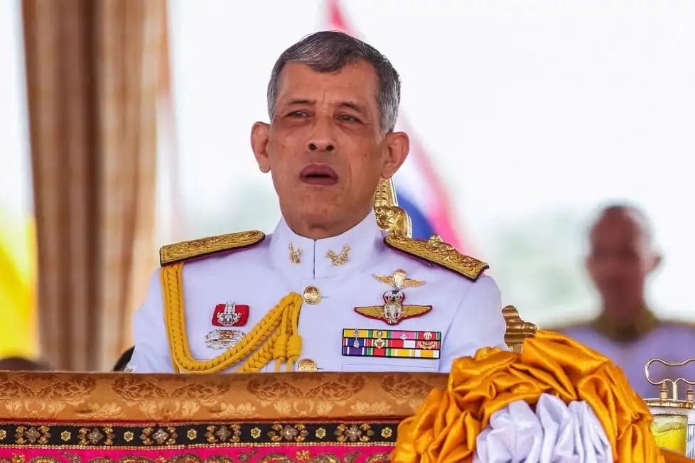 Isolasi Diri, Raja Thailand Ajak 20 Selir ke Jerman