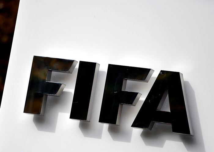 Pandemi Corona Bikin FIFA Perpanjang Tenggat Bursa Transfer 
