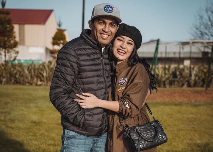 Postingan Menyentuh Istri Glenn Fredly: Gewa Bangga Jadi Anak Perempuan Ayahnya