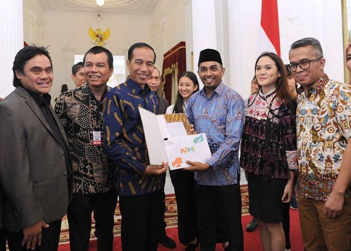 Jokowi Ucapkan Belasungkawa untuk Glenn Fredly: Kehilangan Besar untuk Bangsa Ini 
