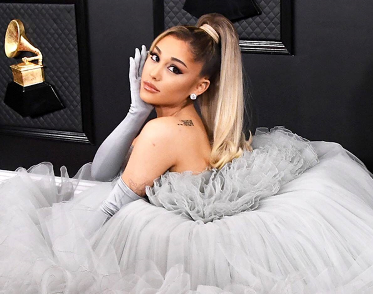 Ariana Grande Pamer Pacar Baru di Video Klip ‘Stuck with U’