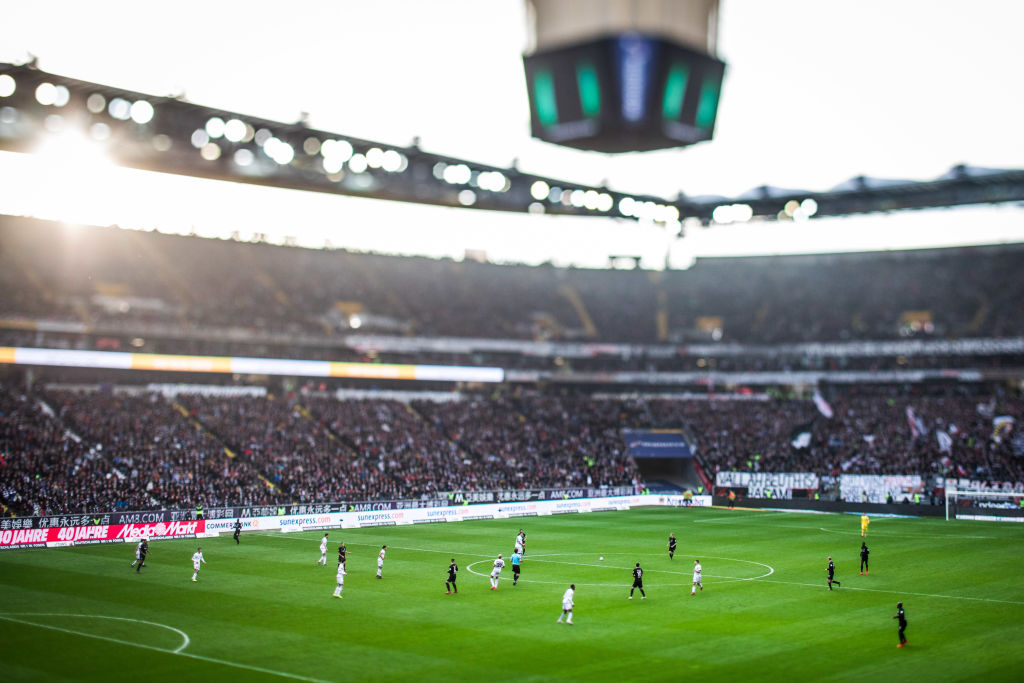Bundesliga Bisa Dihelat Bulan Depan, Tapi ...