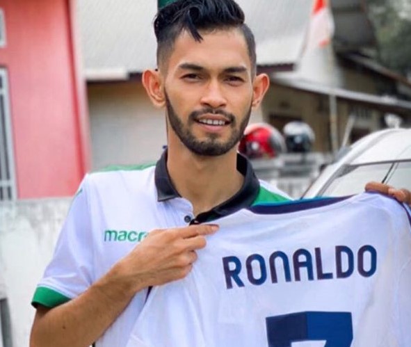 Lelang Jersey Kesayangan, Anak Angkat Ronaldo Dapat Rp 180 Juta