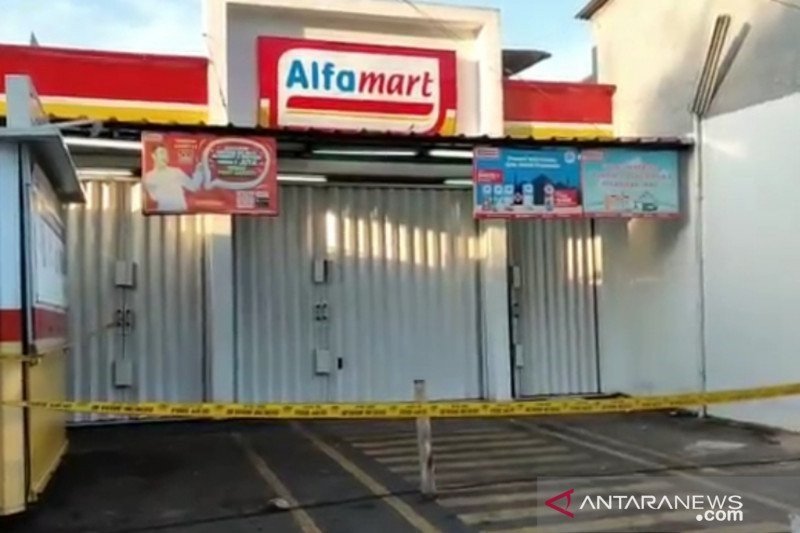 Viral Dua Pria di Cibubur Babak Belur Gara-gara Curi 9 Kaleng Susu di Minimarket