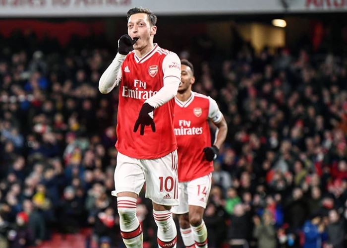 Mesut Oezil Tolak Pemotongan Gajinya karena Corona