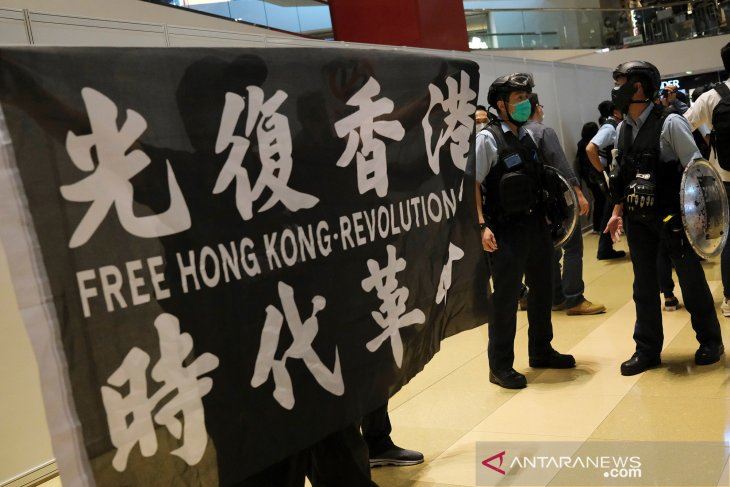 Kasus COVID-19 Mulai Menurun, Warga Hong Kong Kembali Gelar Protes 