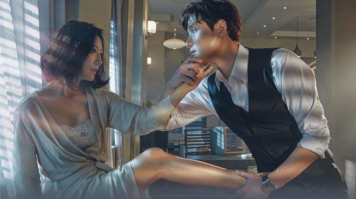 7 Inspirasi Outfit 'The World of the Married' Bikin Penampilan Makin Kece