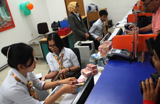 Minimalisir Kontak Fisik, Pemkot Malang Salurkan Bansos Lewat Bank