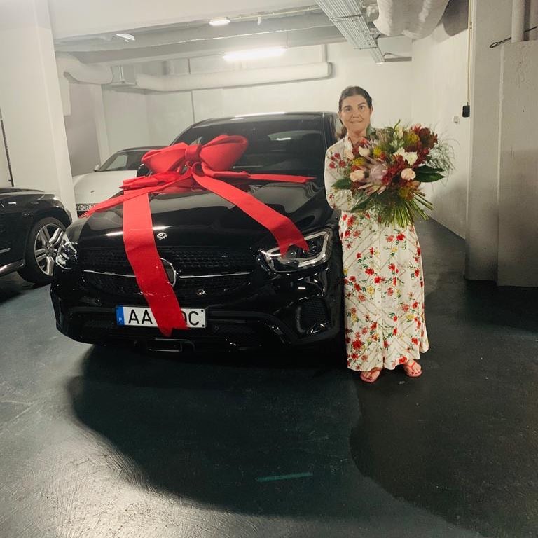 Wow! Ronaldo Beri Kado Mobil Mewah Seharga Rp 1,6 M untuk Ibunya