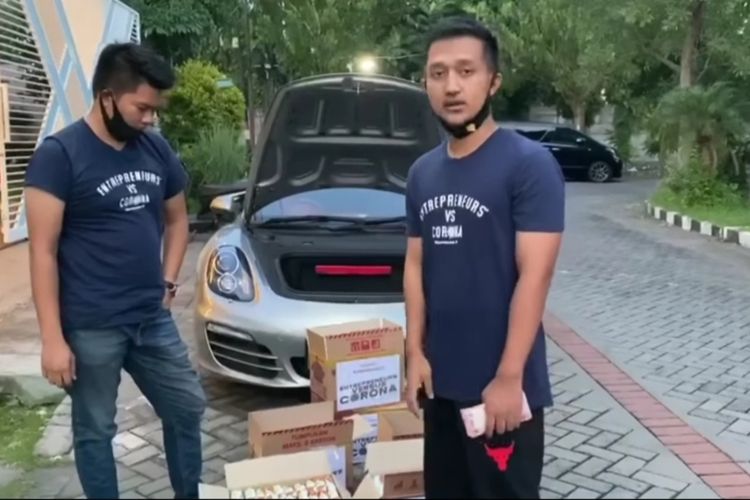 Sindir Ferdian Paleka, Crazy Rich Surabaya Bagikan Sembako Berisi Uang Rp 1.5 Juta