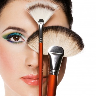 1589002510-berhenti-pakai-make-up2.jpg